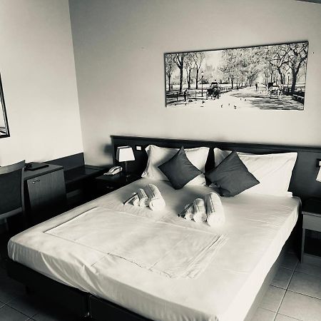 Hotel Al Bosco Сона Екстер'єр фото
