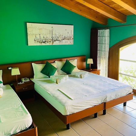 Hotel Al Bosco Сона Екстер'єр фото